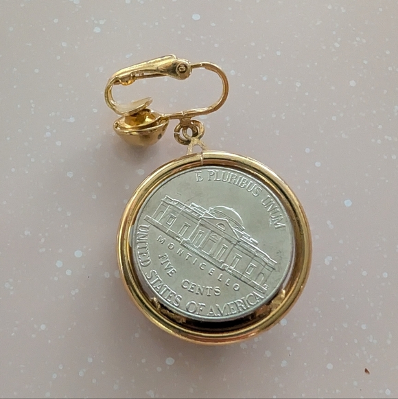 Cameo Dangle Earrings Clip On. Vintage Cameo Earrings - Picture 5 of 5